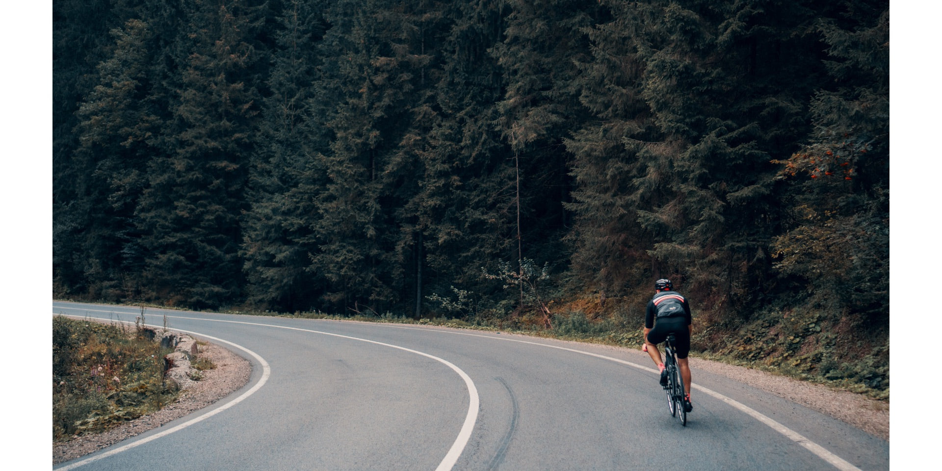 Bike like a pro: essential gear for every cyclist 🚲🎒🕶️