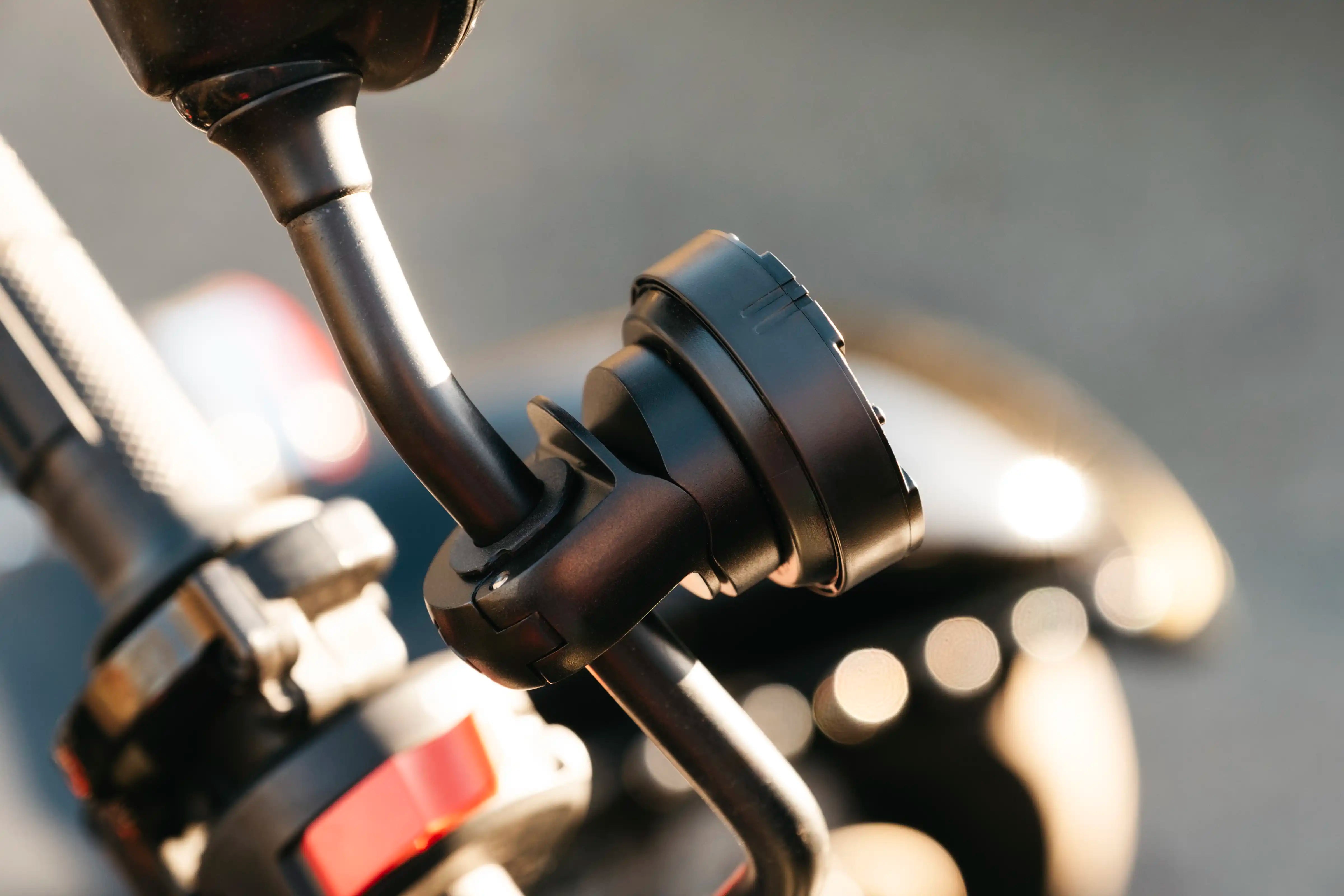Moto II Mirror & Crossbar Mount