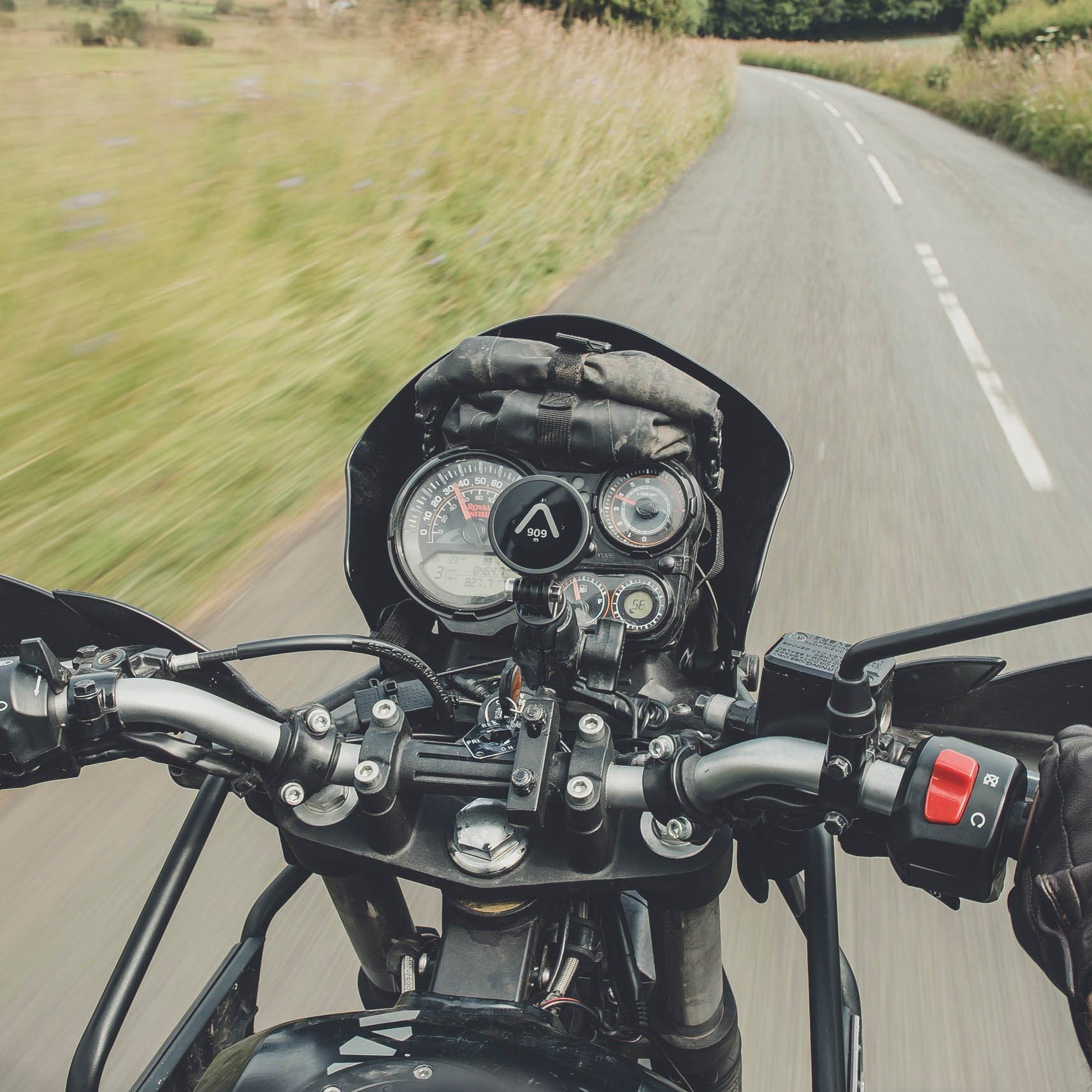 Beeline Moto on handlebars using Sticky Pad Mount